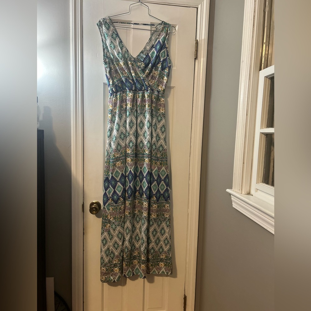 Francesca’s aina be maxi dress size medium